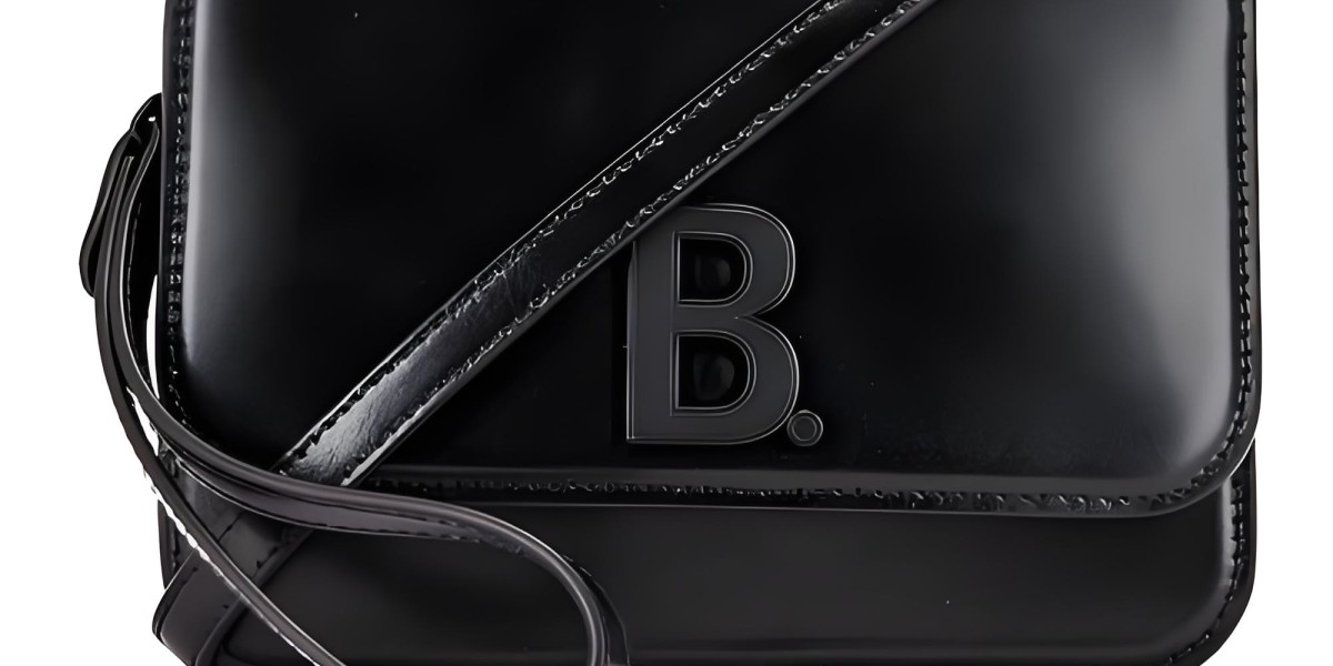 巴黎世家 Balenciaga 皮夾推薦｜短夾、卡夾、長夾與 GOSSIP 鱷魚紋鏈條錢包全解析